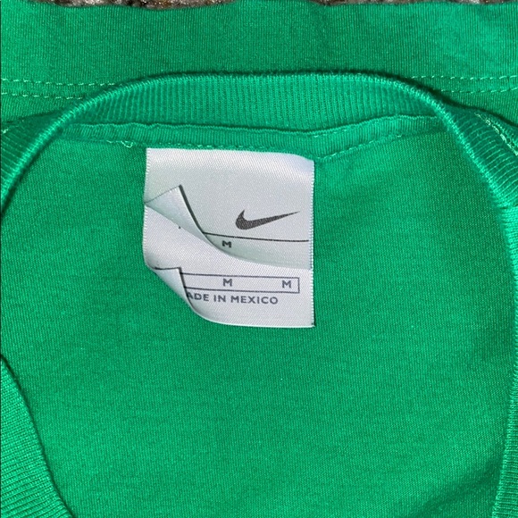 Vintage Nike Tee - Picture 2 of 2